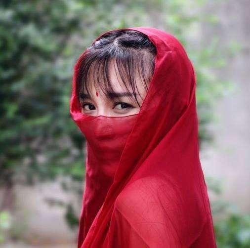 李子柒:远离喧嚣,不断传扬中华文化的她,却有着不为人知的伤痛